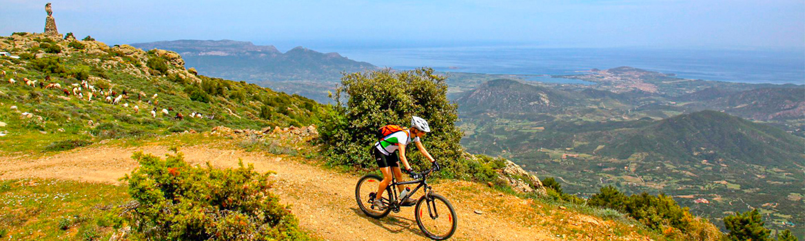 Bicicleta de montaña para chicas con vistas al mar